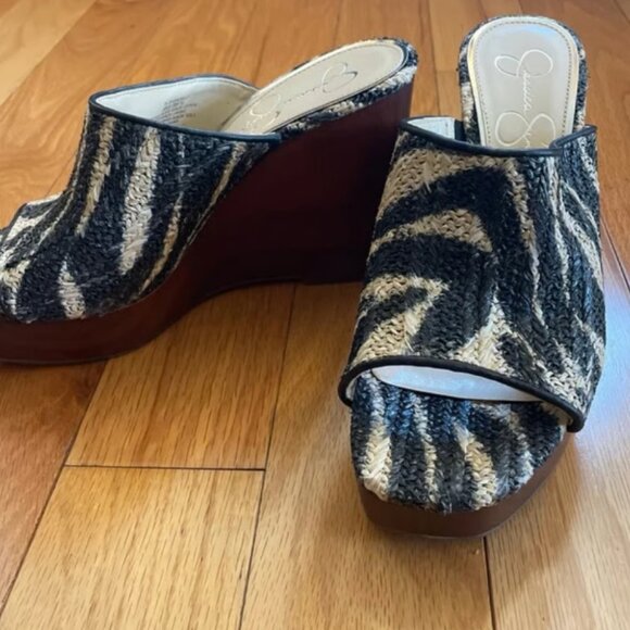 Jessica Simpson Wedge Sandals - Size 8 - NEVER WORN! - Picture 2 of 7